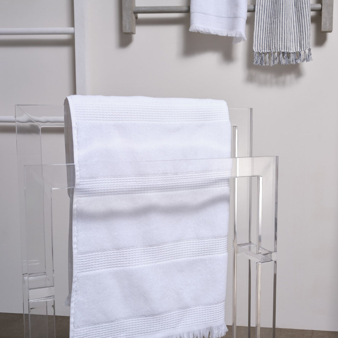 Annecy, White Bath Towel, 52"Lx2750"W, 100% Cotton, 550 Gsm