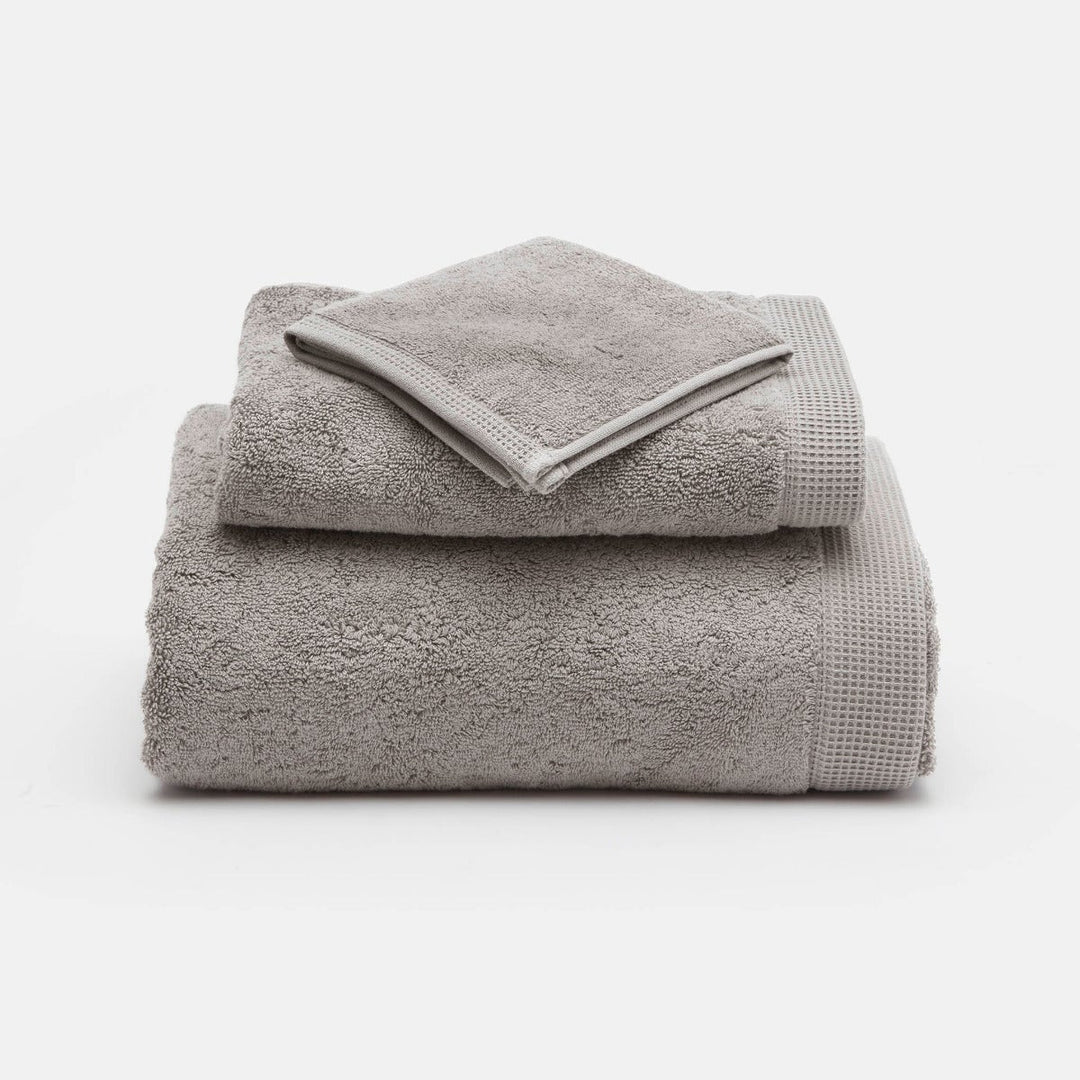 Geneva, Gray Bath Towel, 52"Lx2750"W, 100% Cotton, 650 Gsm