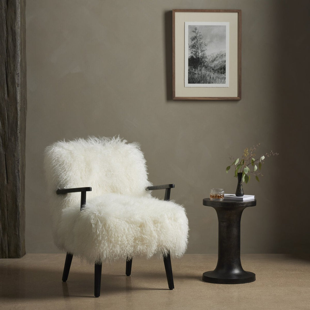 Oakley Armchair - Drifted Matte Black - Mongolia Cream Fur