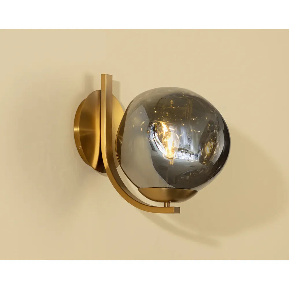 Dionis Sconce