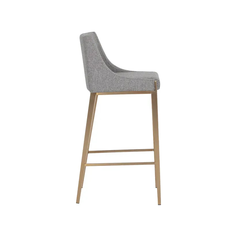 Dionne Barstool