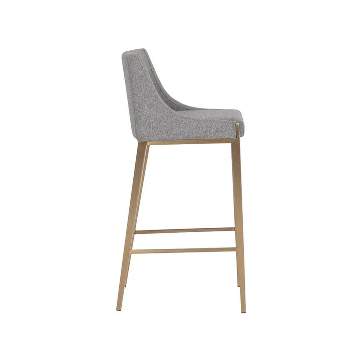 Dionne Barstool