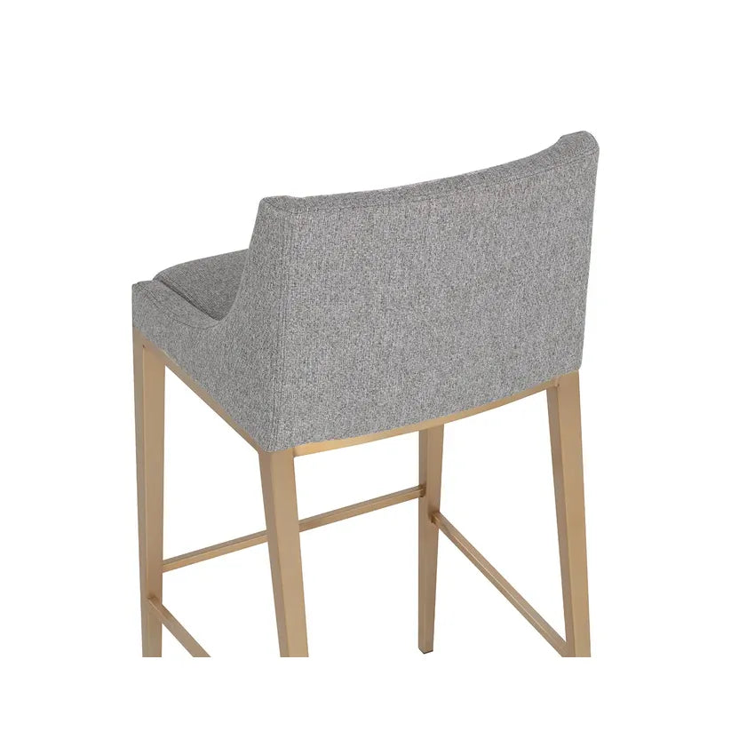 Dionne Barstool