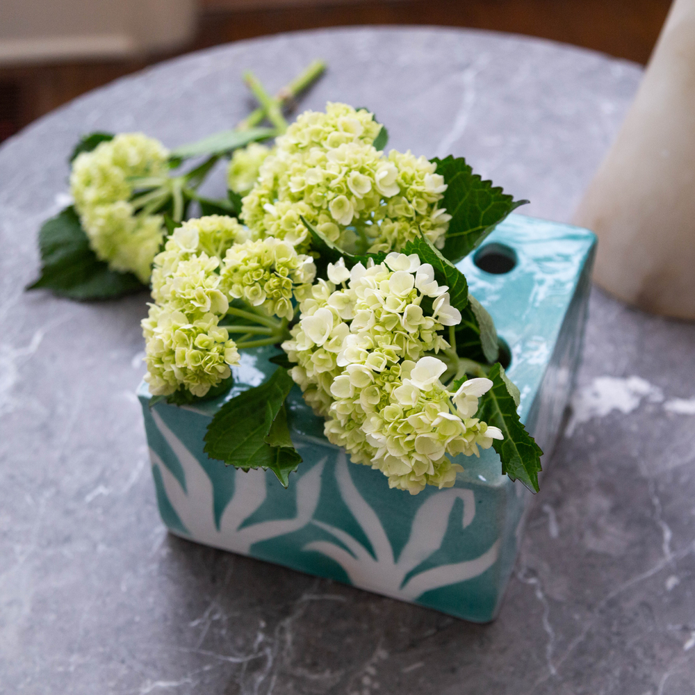 Indoor Planters Tulipiere, Turquoise with White Flowers