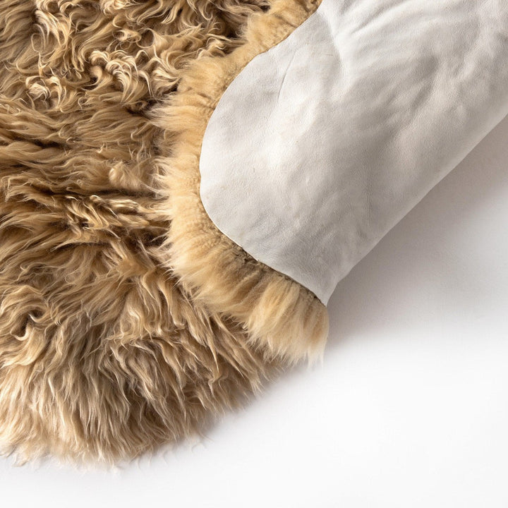 Leon Lambskin Rug - Beige Lambskin