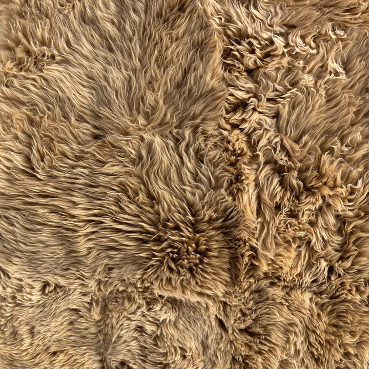 Leon Lambskin Rug - Beige Lambskin