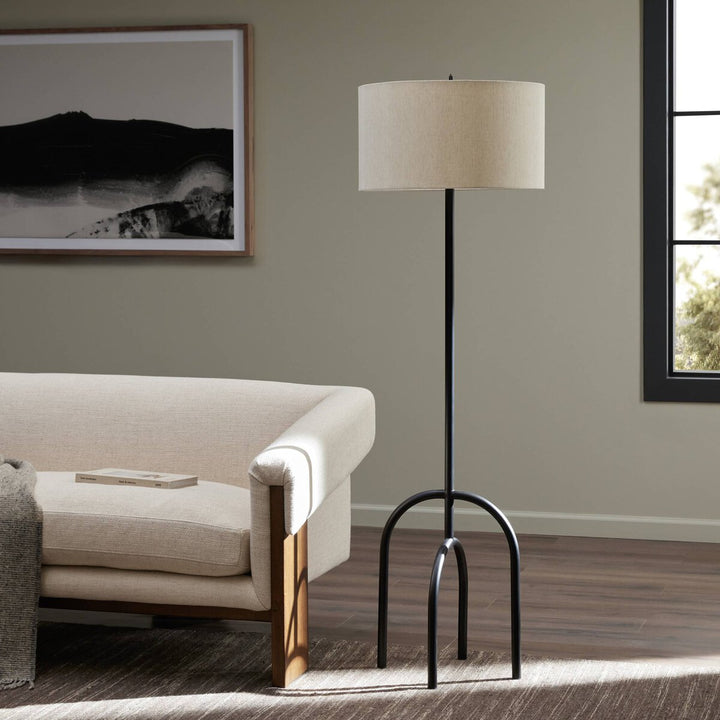 Curve Floor Lamp - Matte Black