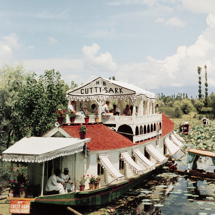 Riverside by Slim Aarons - White Maple Floater