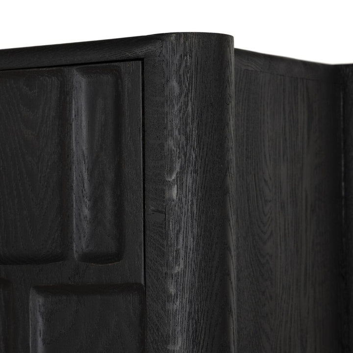 Ezri Cabinet