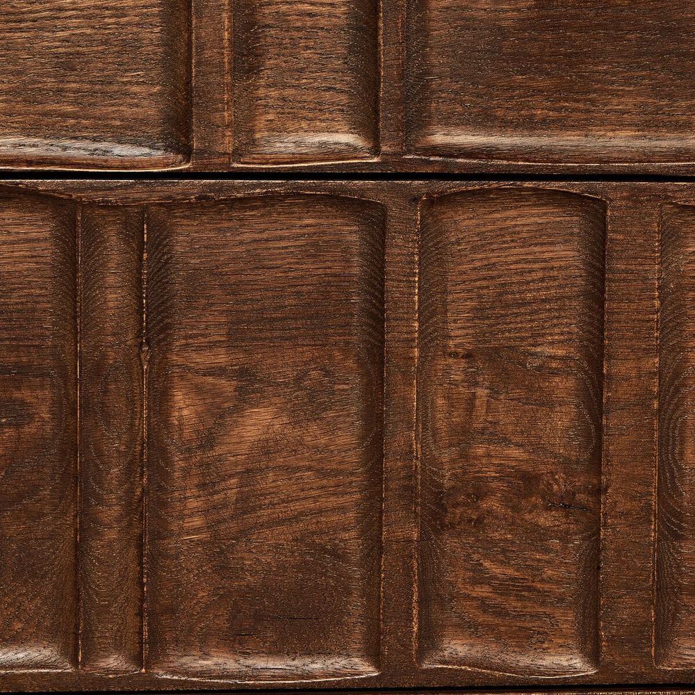 Ezri Desk