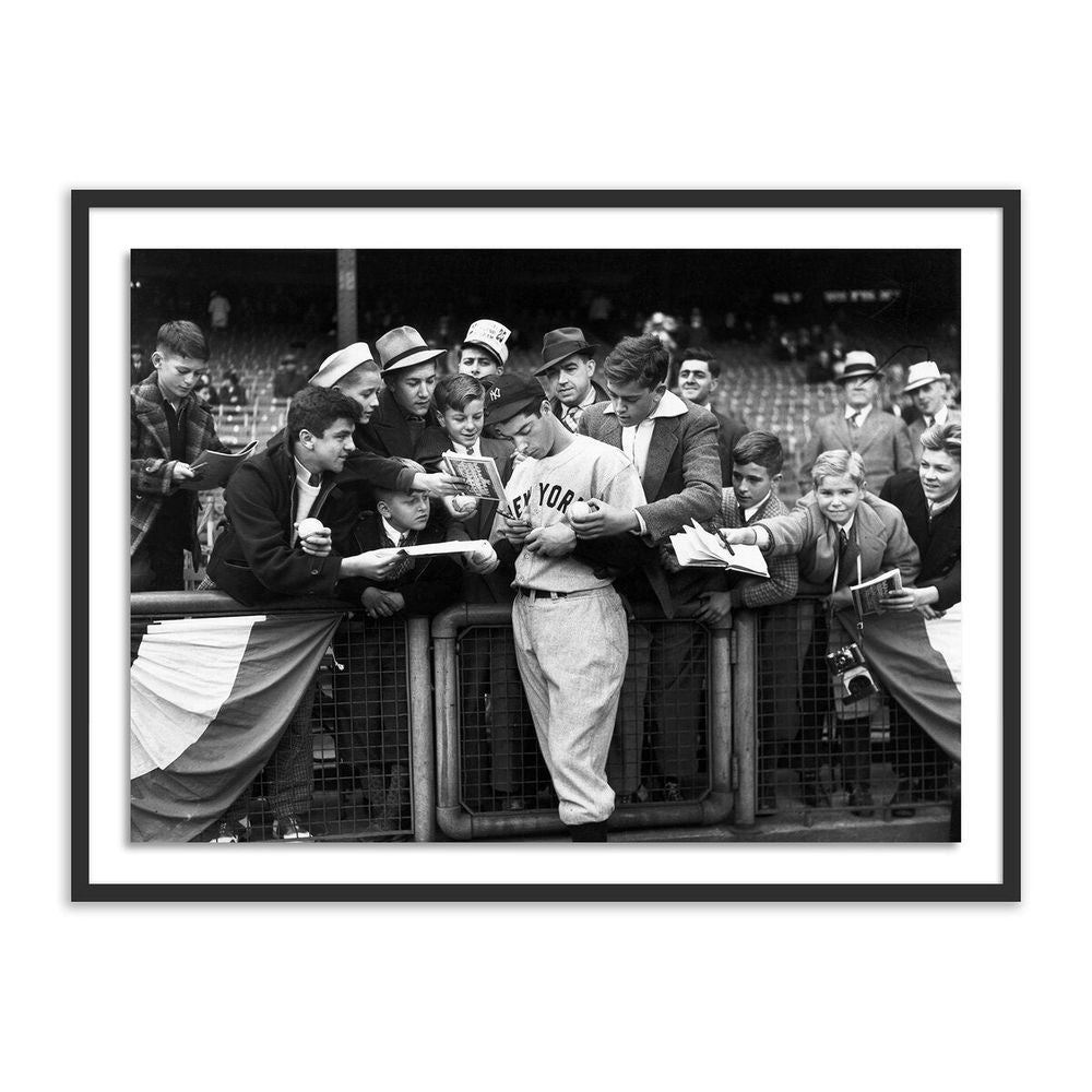Wall Art Joe Dimaggio Signing Autotgraphs By Getty Images - 40"X30" - Black Maple
