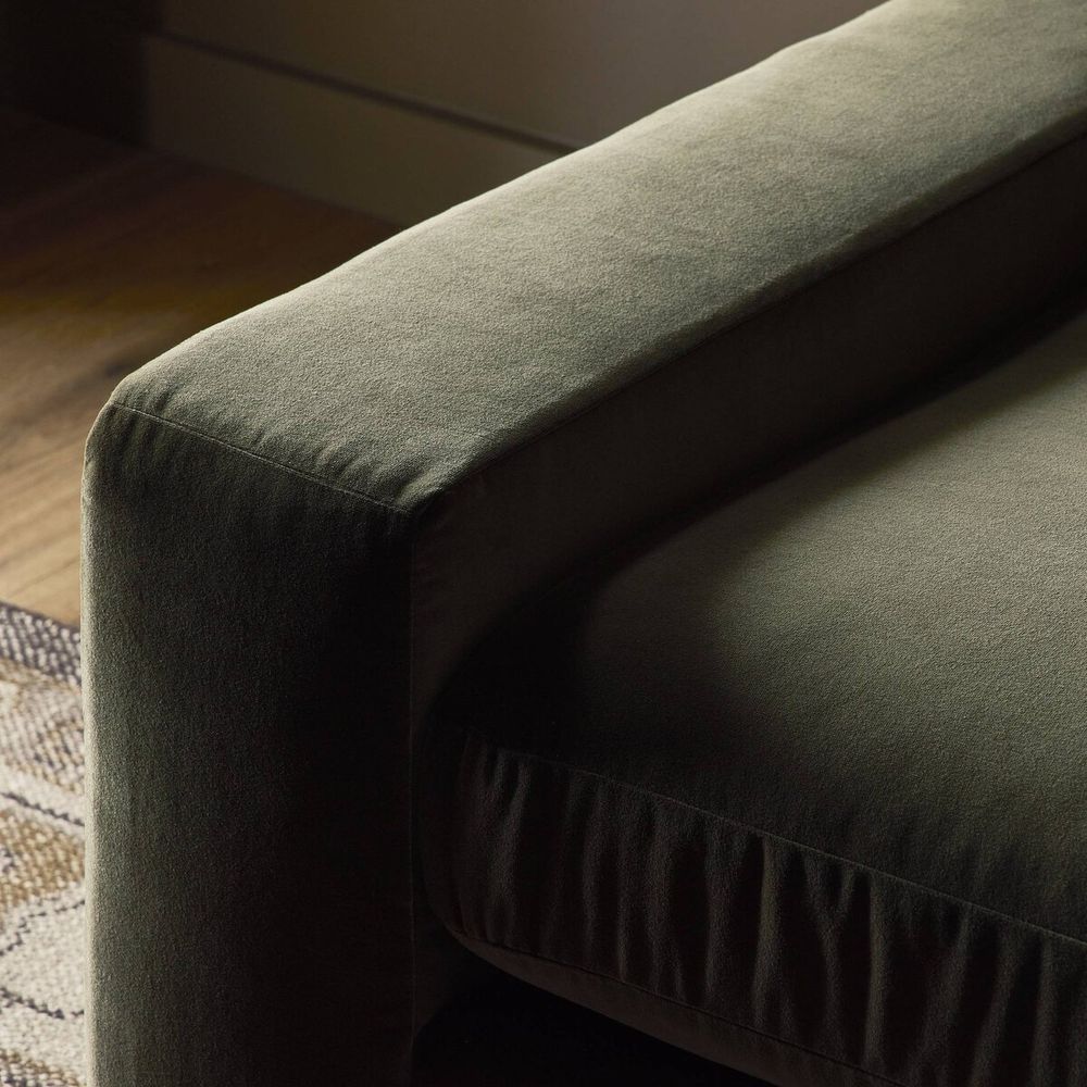 Yelena Sofa