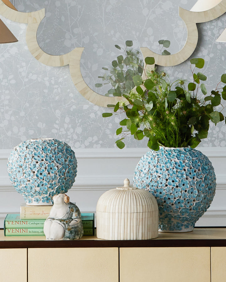 Daisy Blue Vase