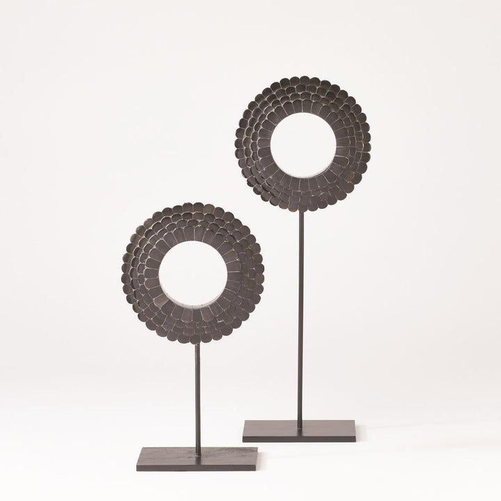 Decor Four Layer Horn Scalloped Mounted Ring-Black-Sm