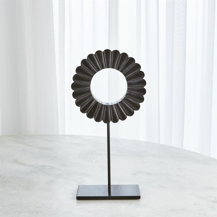 One Layer Horn Scalloped Mounted Ring-Black-Lg