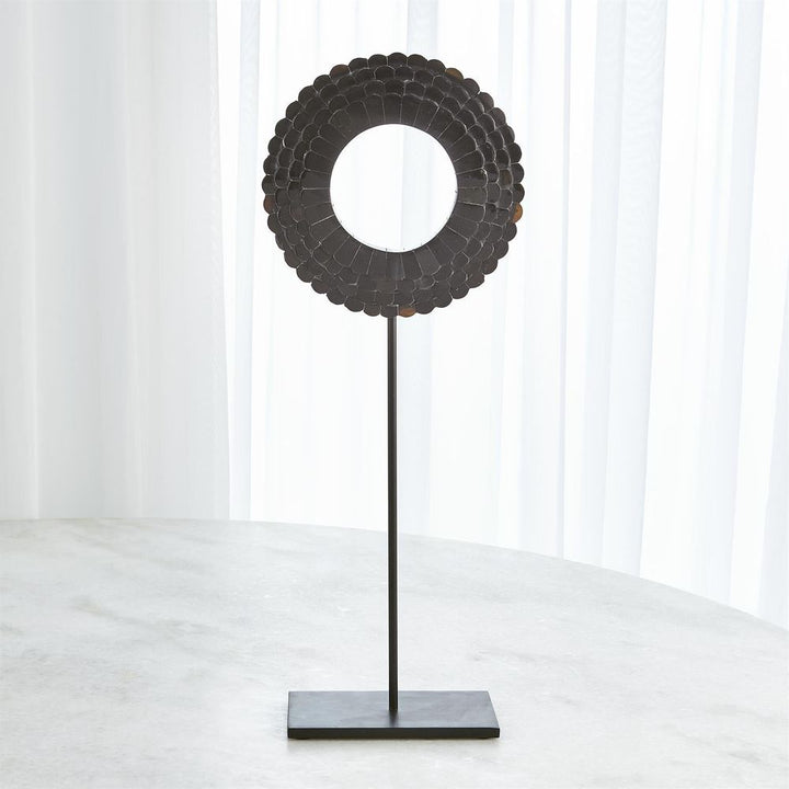 Decor Four Layer Horn Scalloped Mounted Ring-Black-Sm