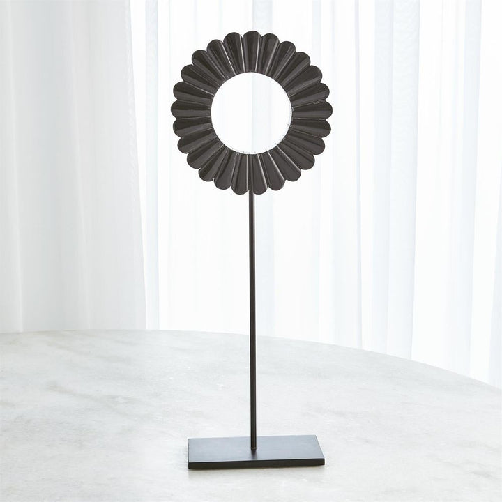 Decor One Layer Horn Scalloped Mounted Ring-Black-Lg
