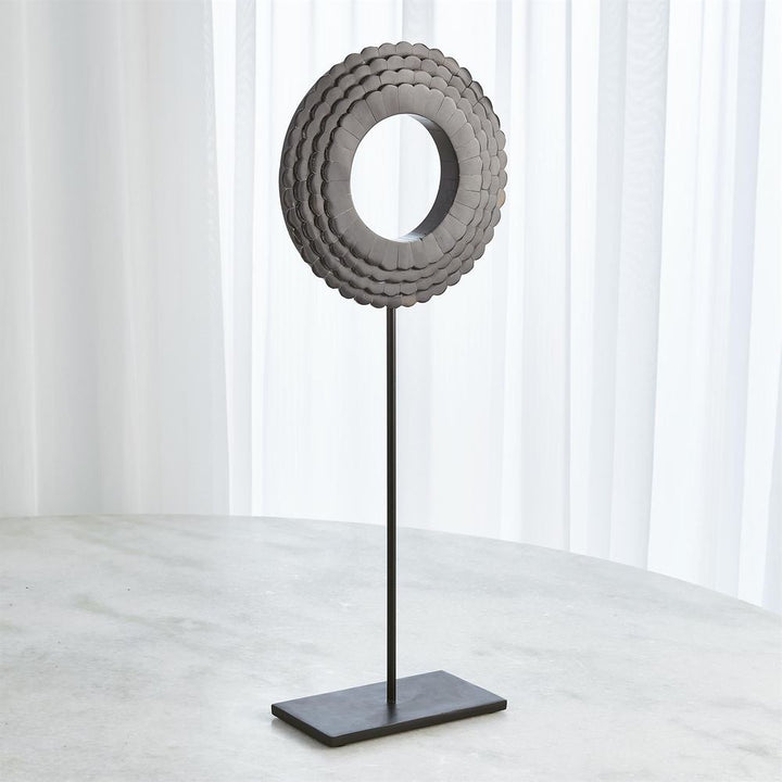 Decor Four Layer Horn Scalloped Mounted Ring-Black-Lg