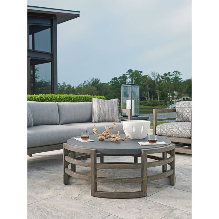 Outdoor Coffee Tables Round Cocktail Table - 3950 Light Brown