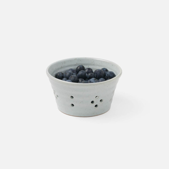 Paz White Salt Glaze Berry Bowl Pack/4
