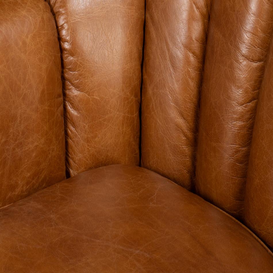 Scoth Swivel Chair In Distilled Leather