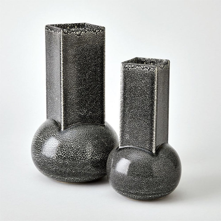 Vases Crocus Vase-Reactive Black-Lg