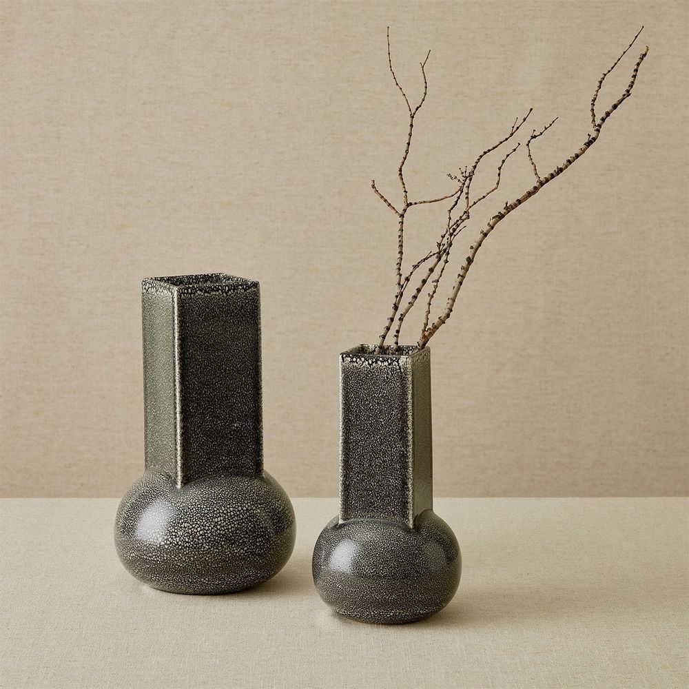 Crocus Vase-Reactive Black-Lg