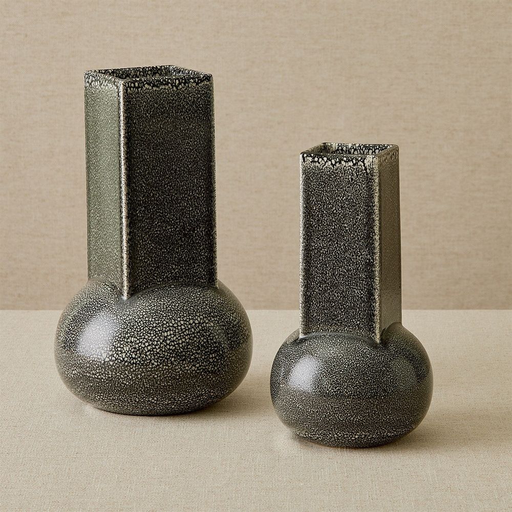 Vases Crocus Vase-Reactive Black-Lg