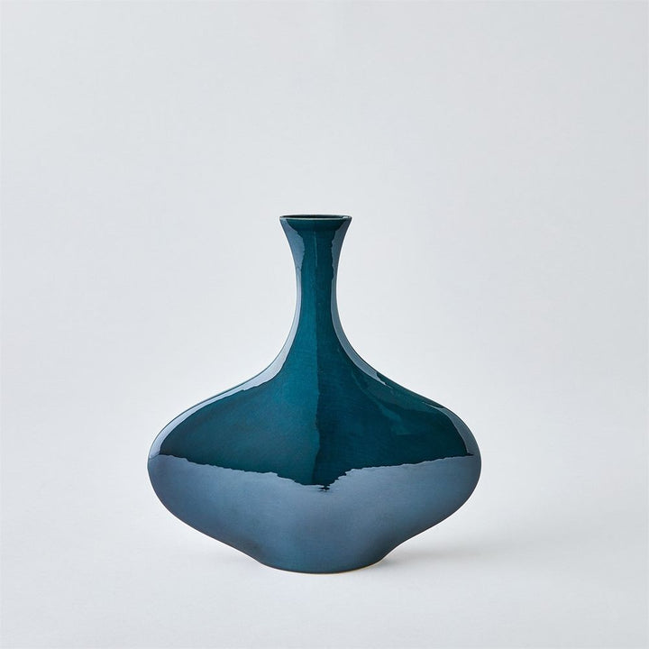 Silhouette Vase-Reactive Blue-Round