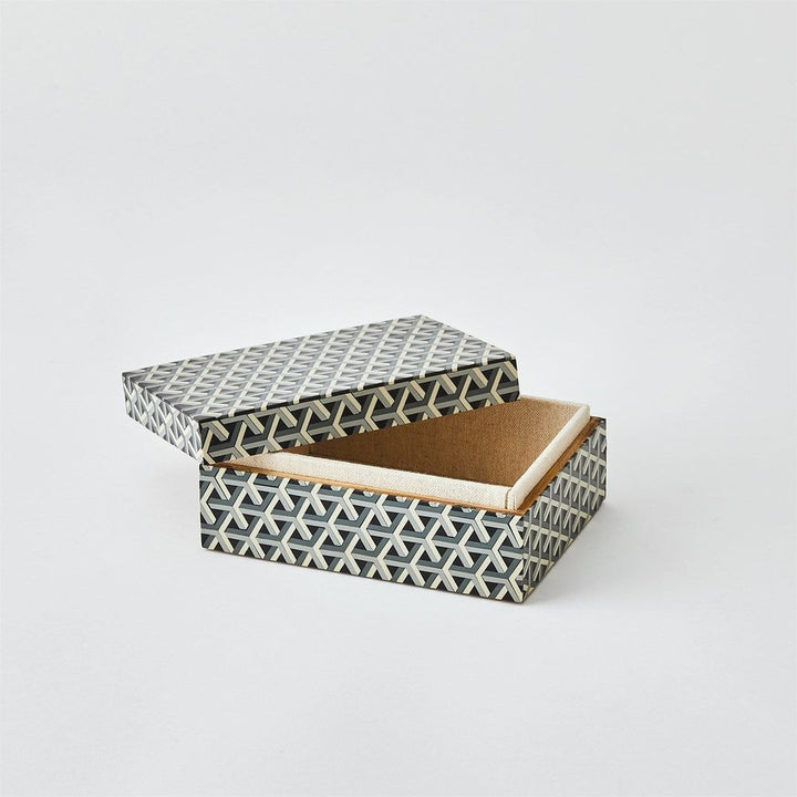 Interwoven Box-Med