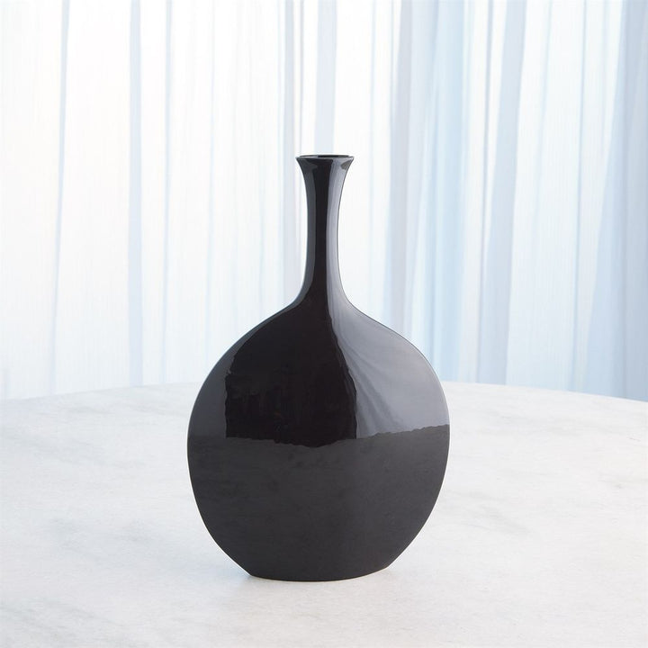Silhouette Vase-Black-Round