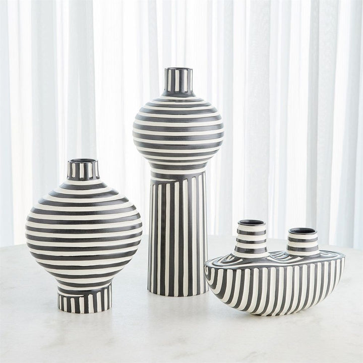 Colbert Vase-Black/White-Short