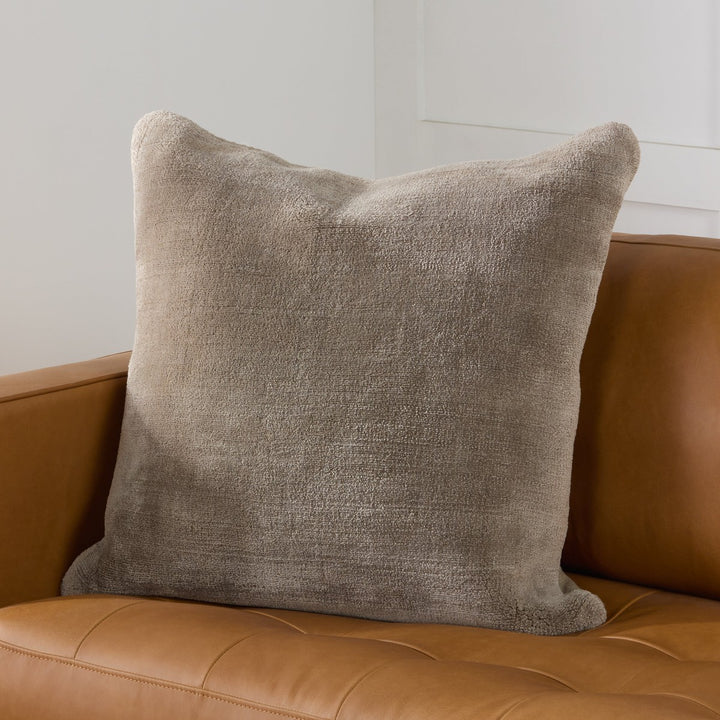 Jaipur Living Illumine Solid Gray Pillow Cover (24" Square)