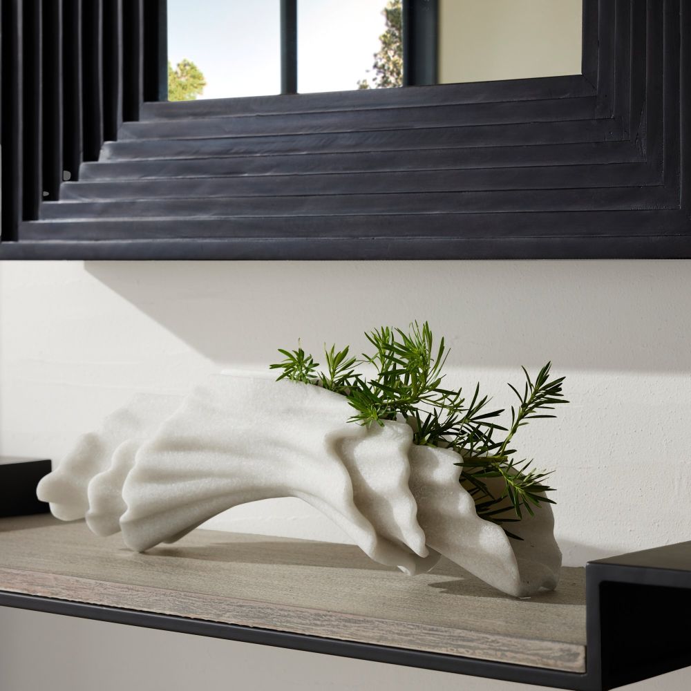 Decorative Objects Novaklyn Sculpture - White