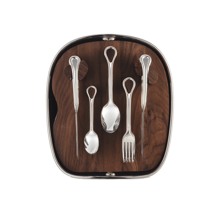 24-Piece Silver-Plated Flatware Set with Shell | Carrousel