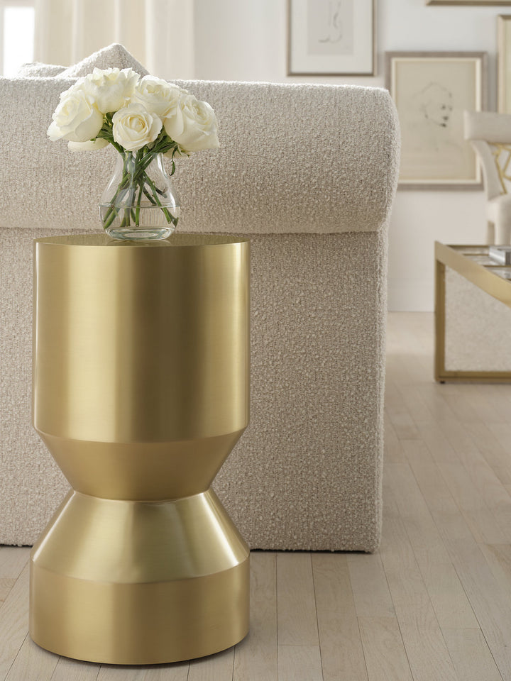 Mae Spot Table