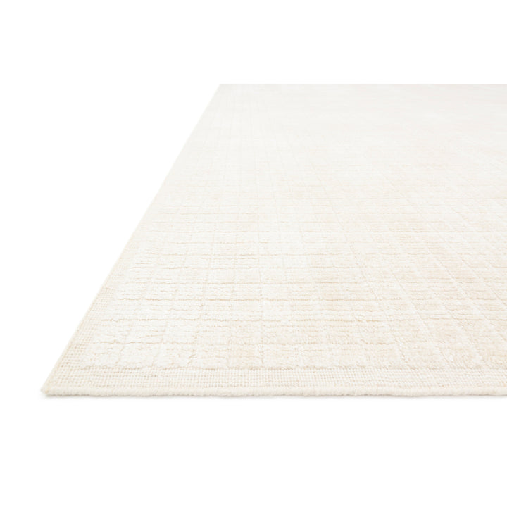 Loloi Beverly Ivory 4'-0" x 6'-0" Accent Rug