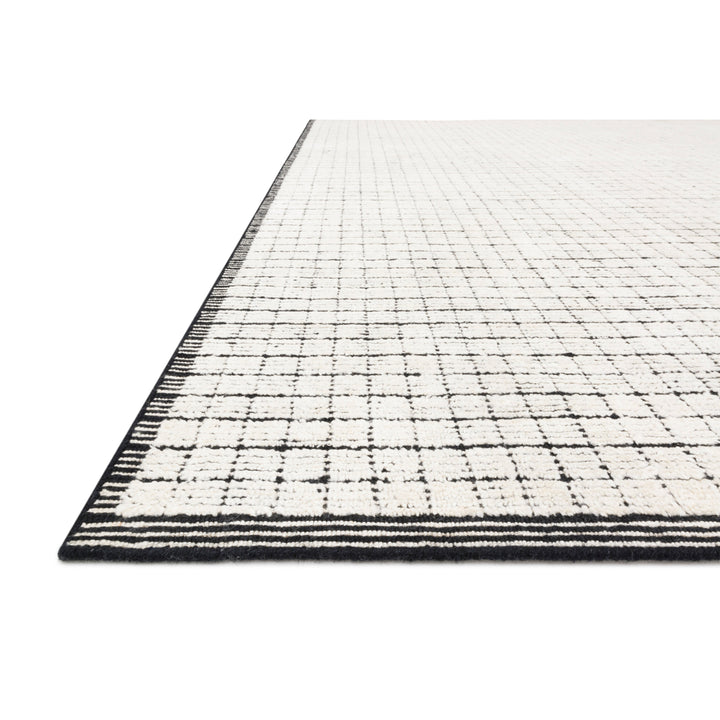 Loloi Beverly Ivory / Black 5'-6" x 8'-6" Area Rug