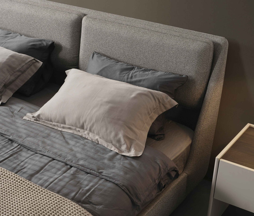Raphael Bed