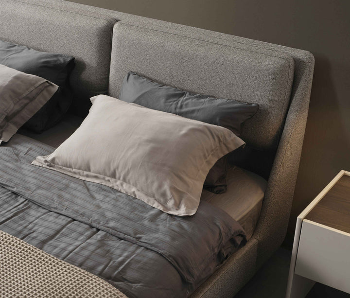 Raphael Bed