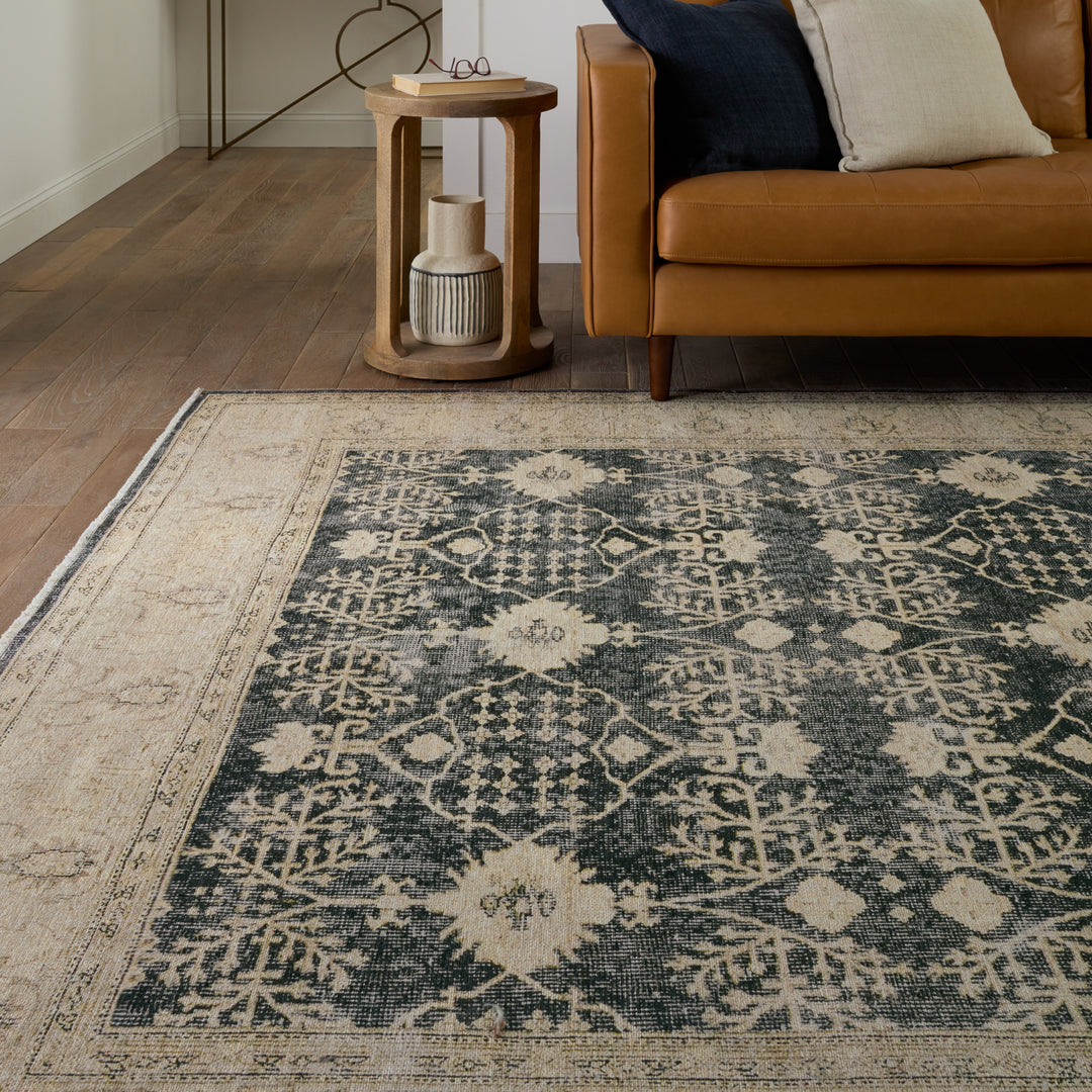 Jaipur Living Pia Medallion Navy/ Cream Runner Rug (2'6"X8')