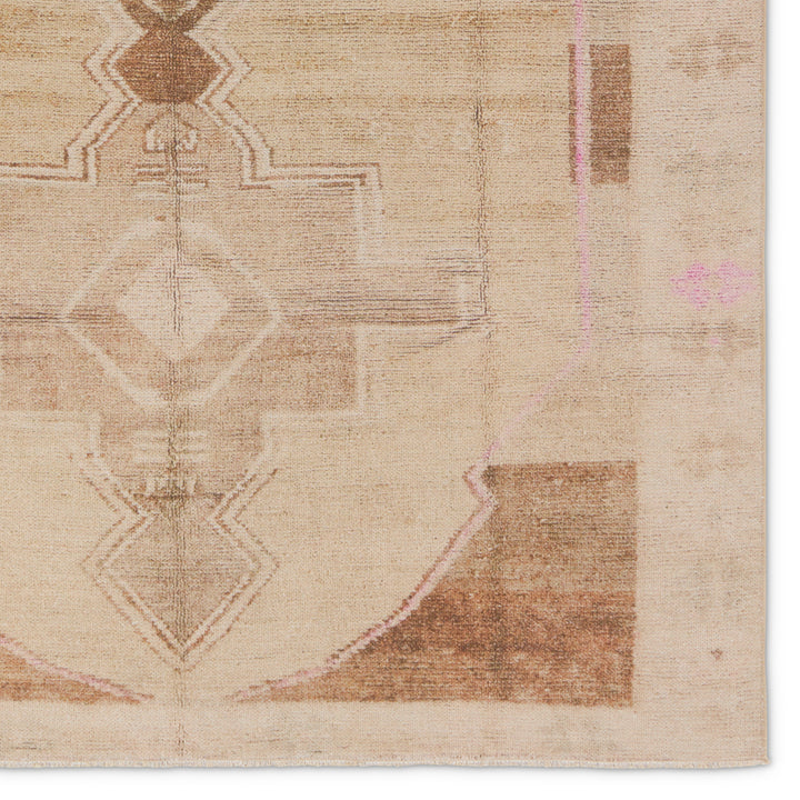 Jaipur Living Parian Medallion Tan/Pink Area Rug (7'10"X9'10")