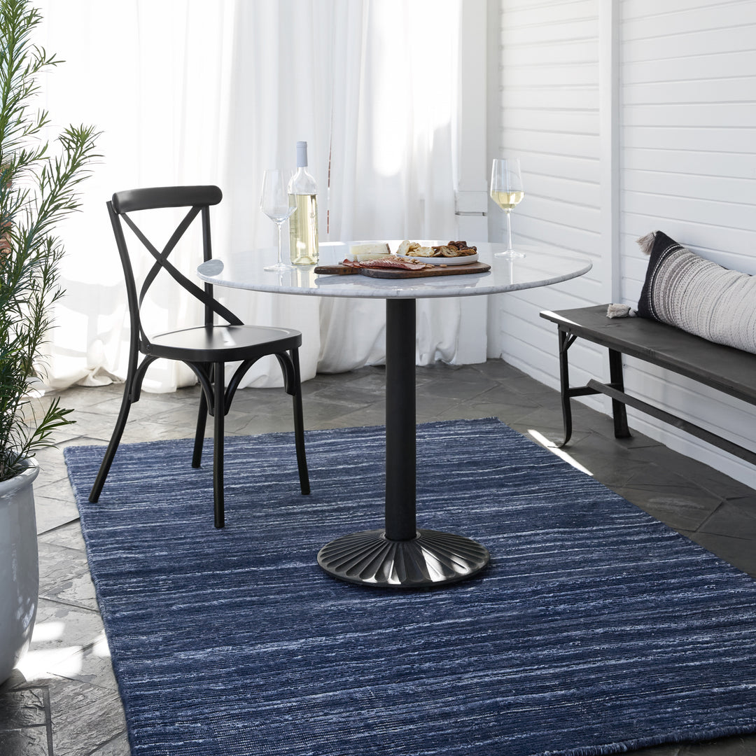 Everen Indoor/ Outdoor Solid Navy/ Cream Area Rug (6'X9')