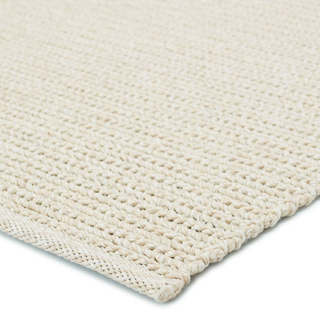 Batal Indoor/ Outdoor Solid Beige/ Ivory Area Rug (2'X3')