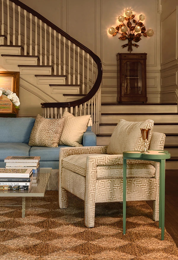 Dylan Clover Cigar Table