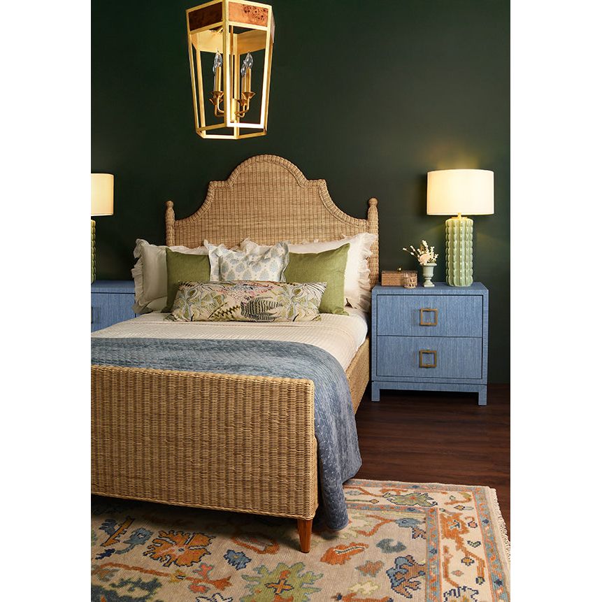 Chamberlain Bed With Arched Headboard In Rattan - Queen