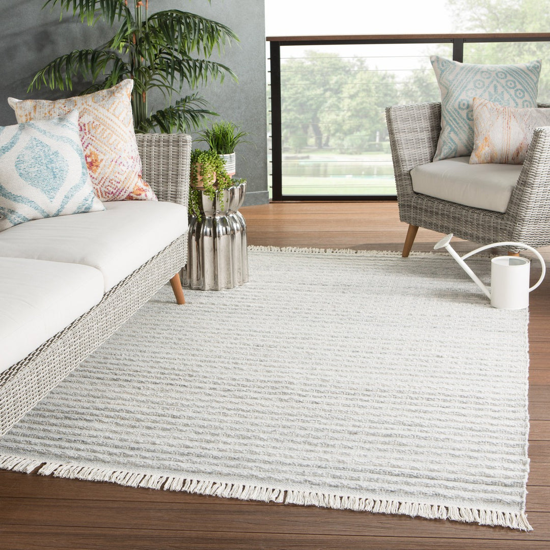 Jaipur Living Torre Indoor/ Outdoor Solid Light Gray/ Cream Area Rug (2'X3')