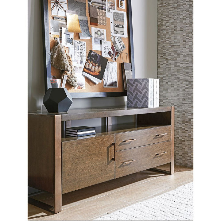 Paramount Media Console - Delshire