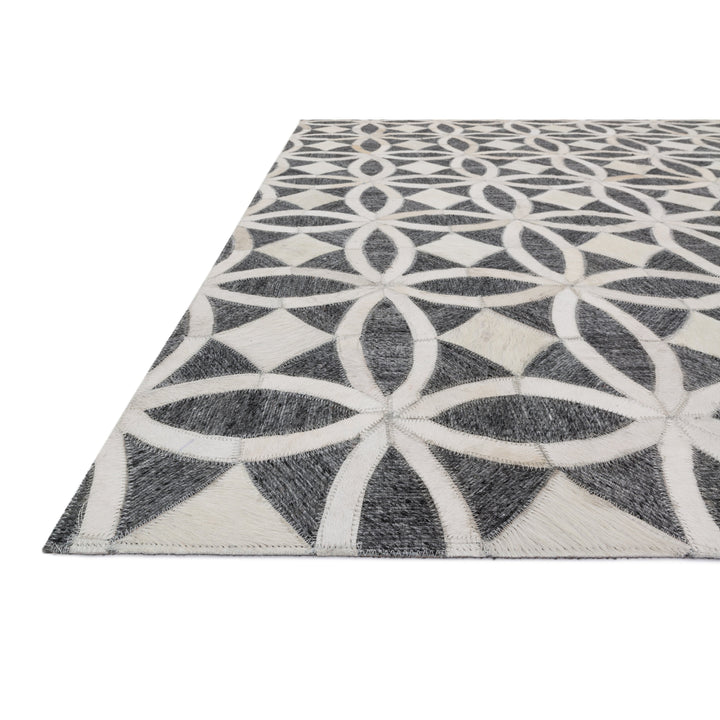 Loloi Dorado Graphite / Ivory 5'-0" x 7'-6" Area Rug