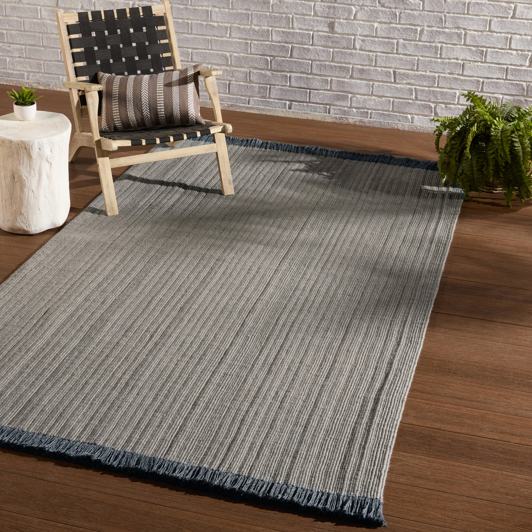 Jaipur Living Engild Indoor/ Outdoor Solid Light Gray/ Dark Gray Area Rug (10'X14')